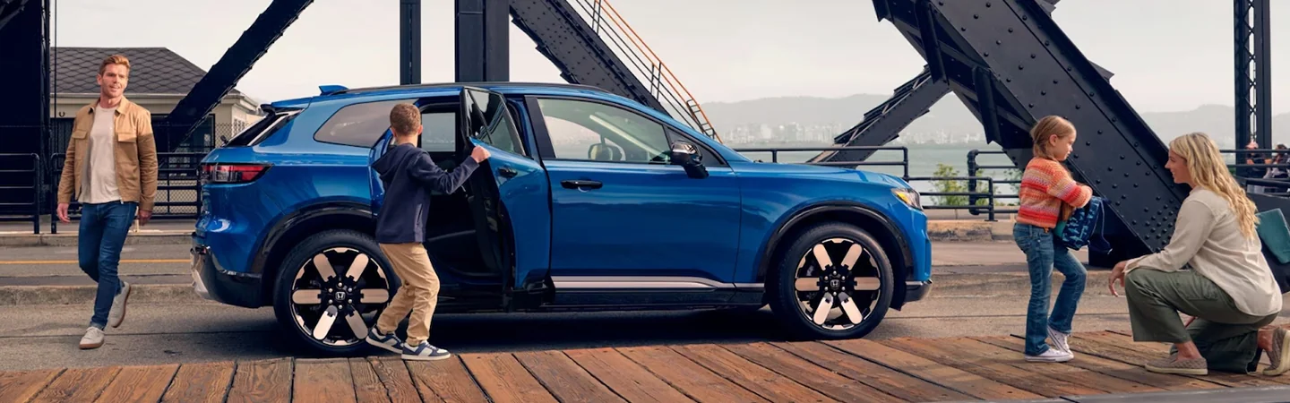 2024 Honda Prologue Reviews blue color side view