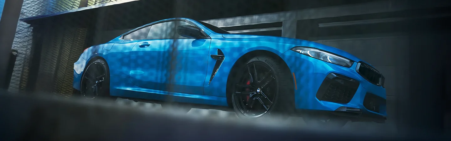 Side front with blue colour