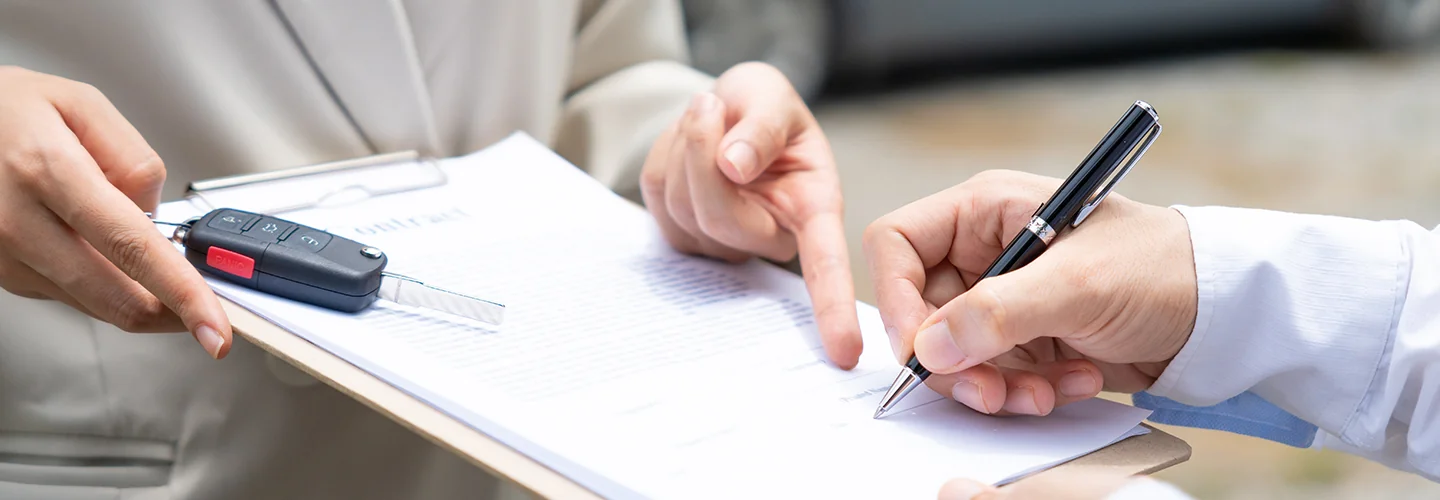 People discussing a Crown Acura Trade-In