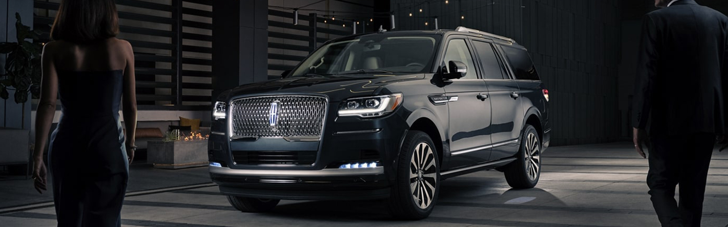 2022 Lincoln Navigator vs. 2022 Cadillac Escalade slider2