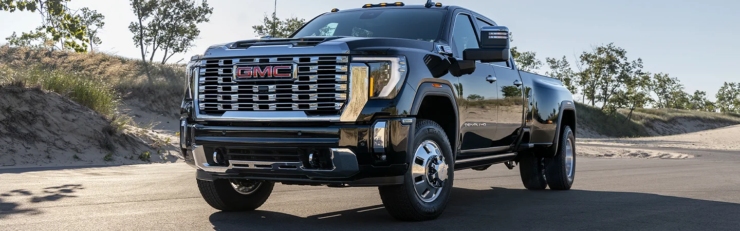 2024 GMC Sierra 3500 HD Specs black color front view