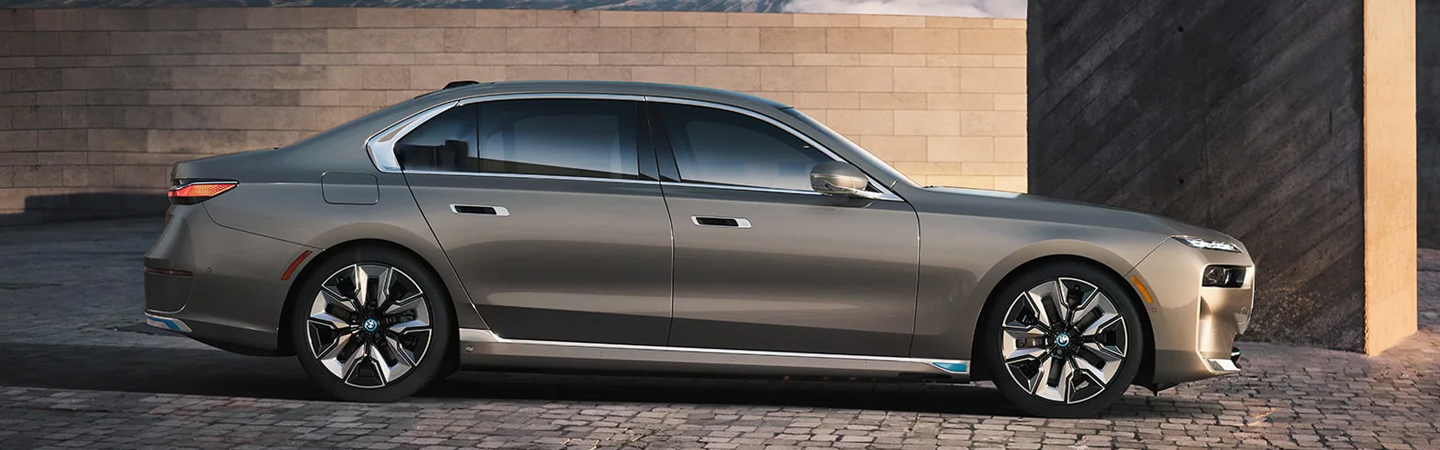 2023 BMW i7 Specs and Features slider2