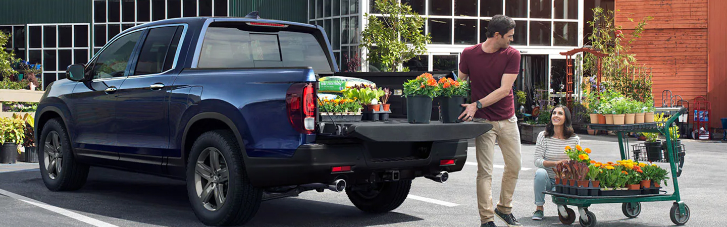 2022 Honda Ridgeline vs. Toyota Tacoma Slide3