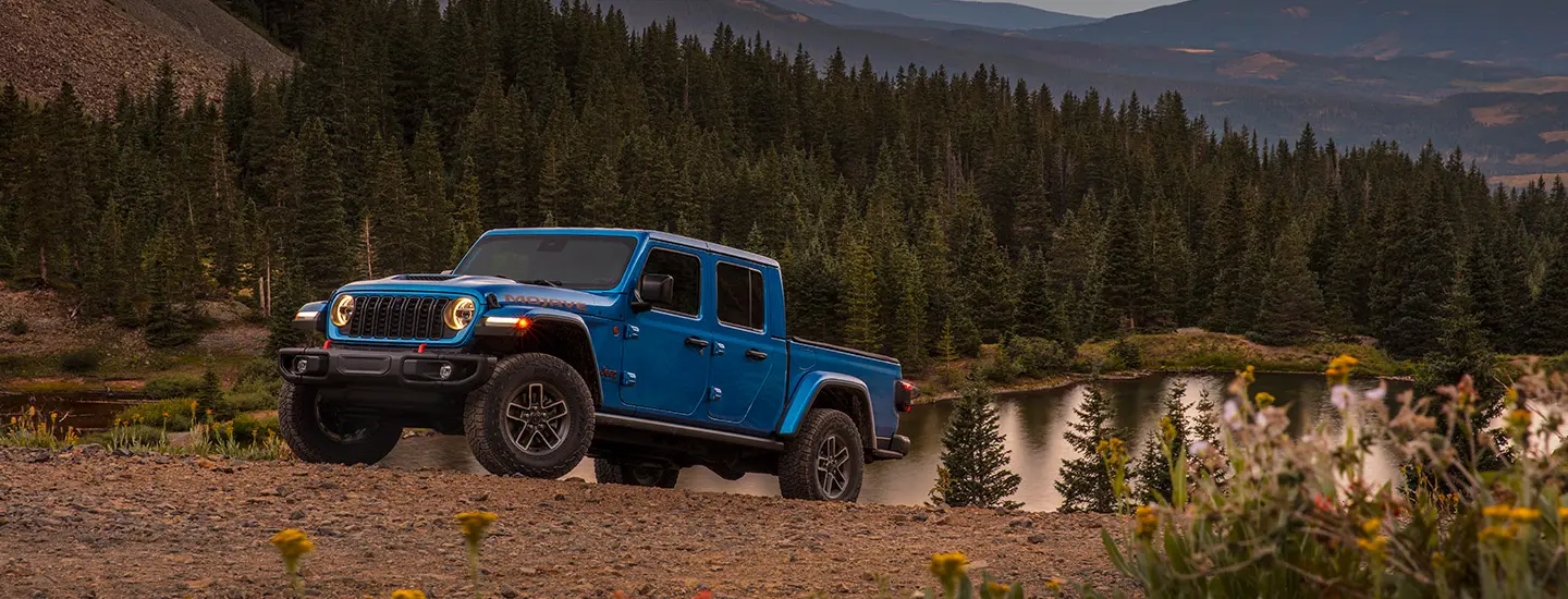 2024 Jeep Gladiator vs Toyota Tacoma | Lake City CDJR