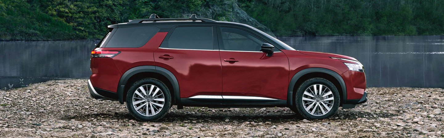 2023 Nissan Pathfinder slide4 