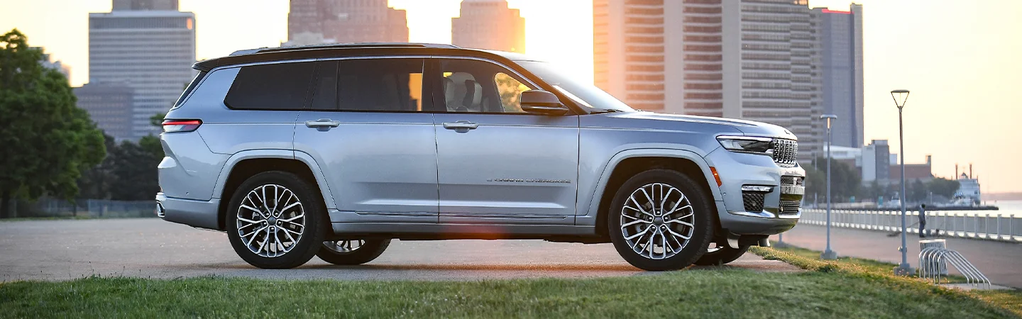 2024 Jeep Grand Cherokee L Specs whitecolor sideview