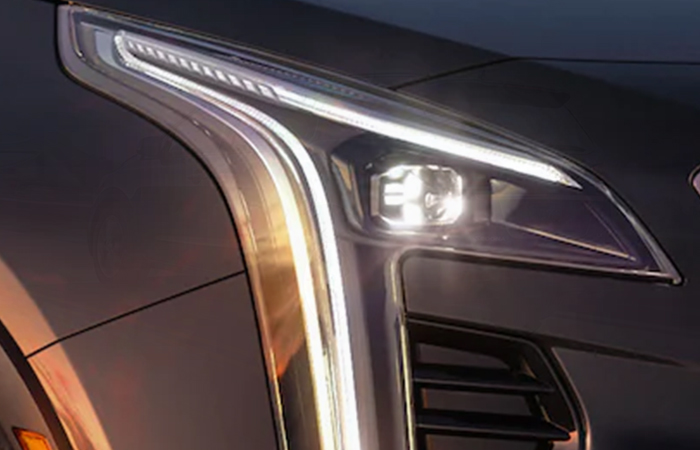 2023 Cadillac XT4 exteriorsmall-2
