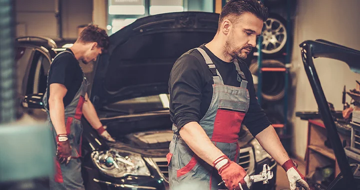 INFINITI Service Center Battery Service