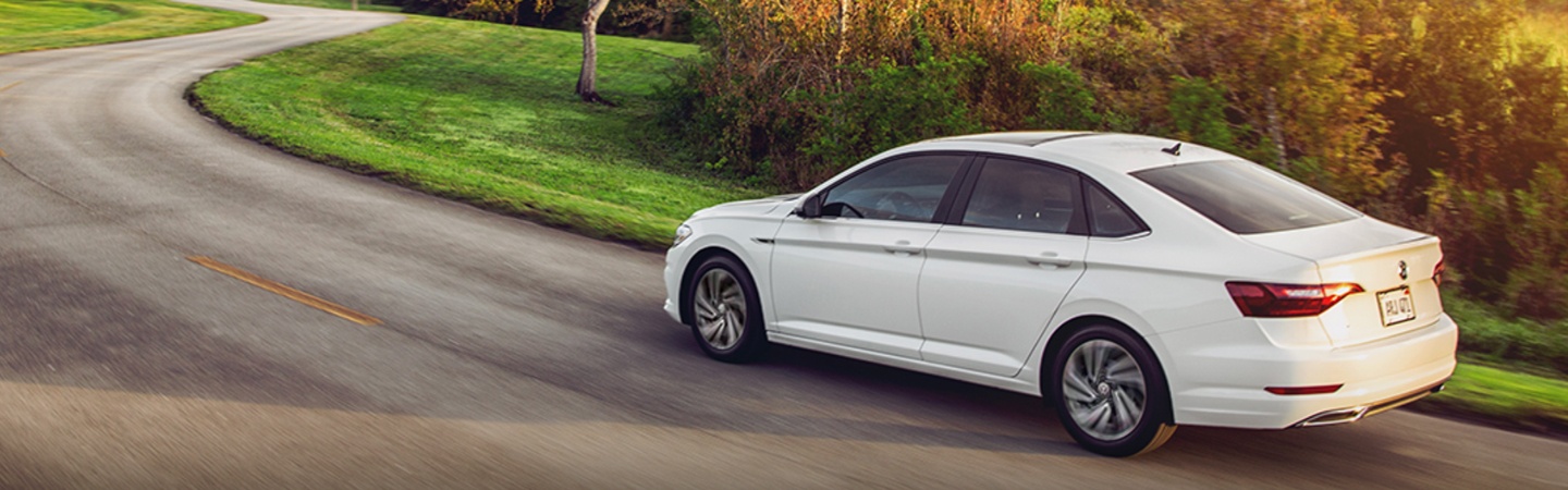 Jetta curved in motion