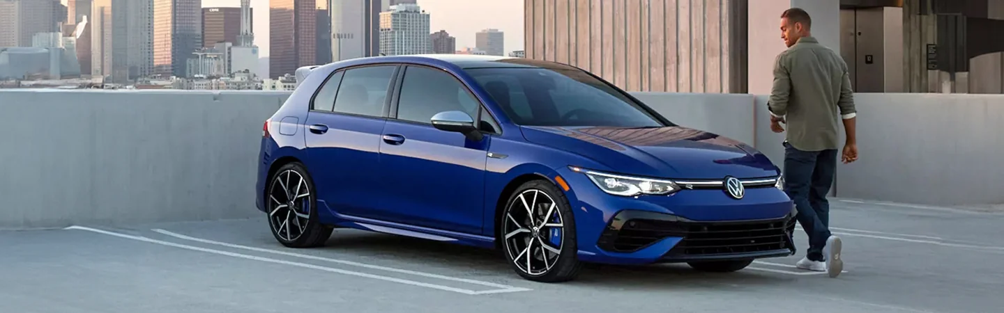 2024 Volkswagen Golf R Specs blue color side view