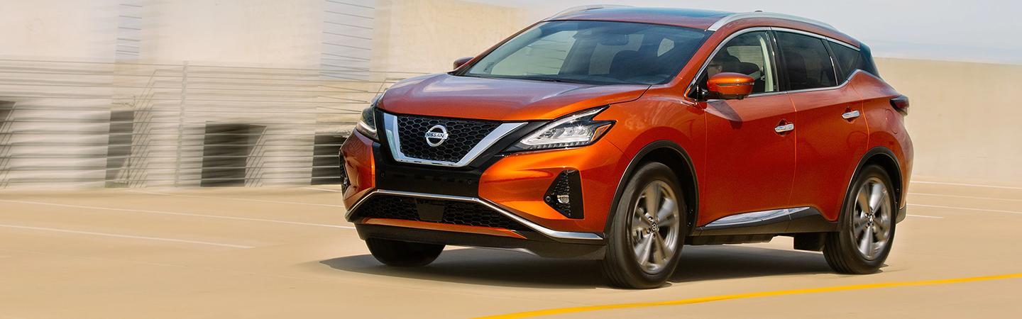 2021 Nissan Murano driving in a parking lot