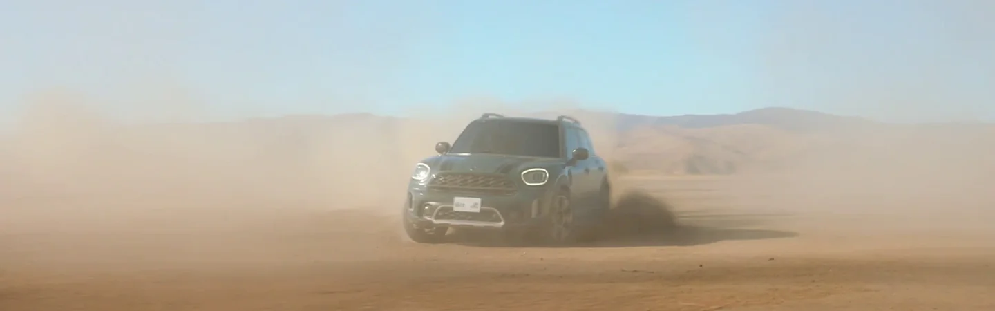 2024 MINI Countryman Iconic green frontview