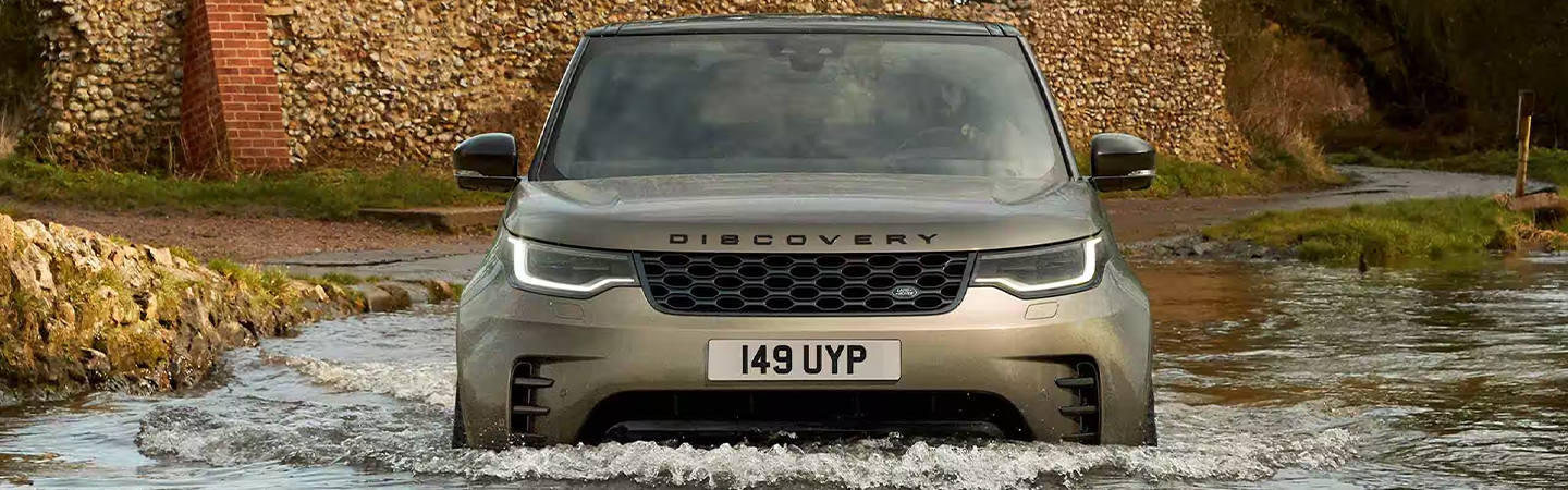 2024 Land Rover Discovery brown frontview