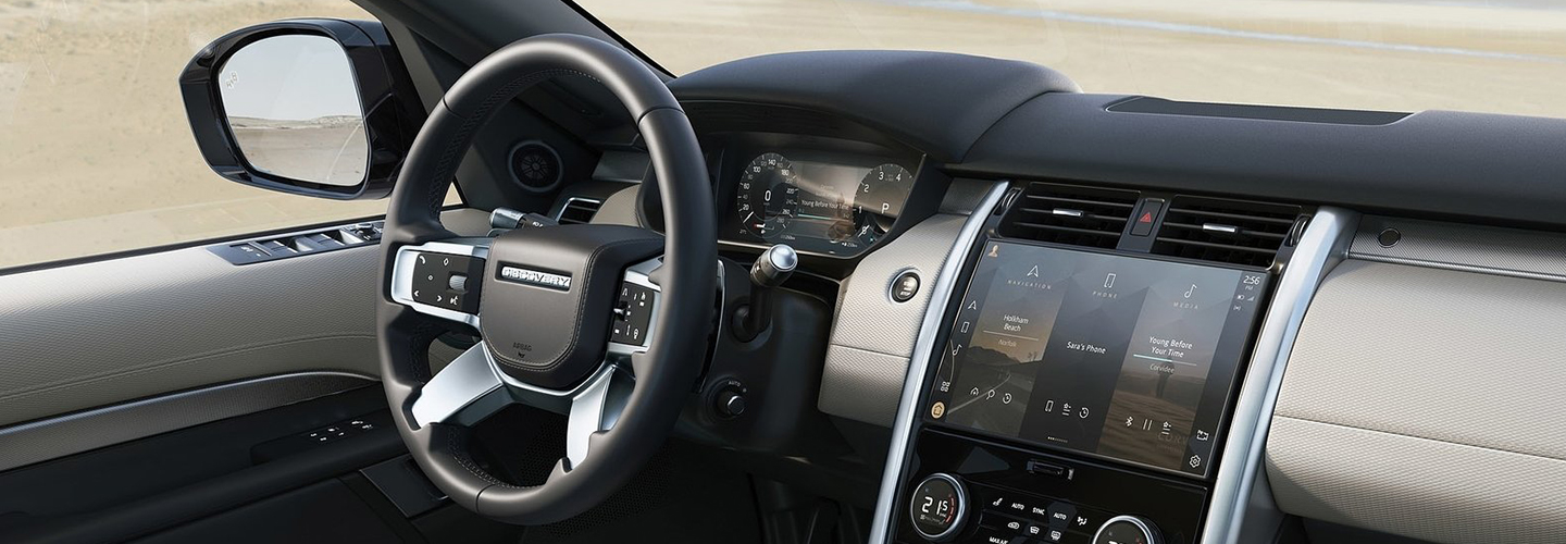 2023 Land Rover Discovery interiorimage