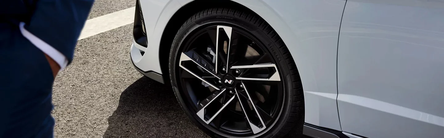 2024 Hyundai Sonata Specs tire view in white