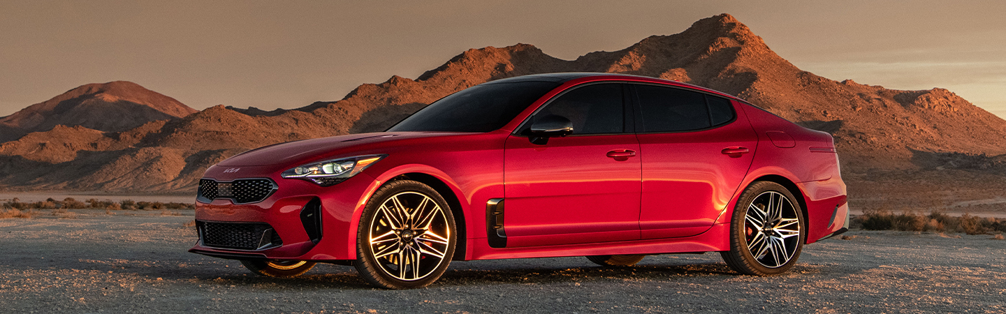 2022 Kia Stinger slide1
