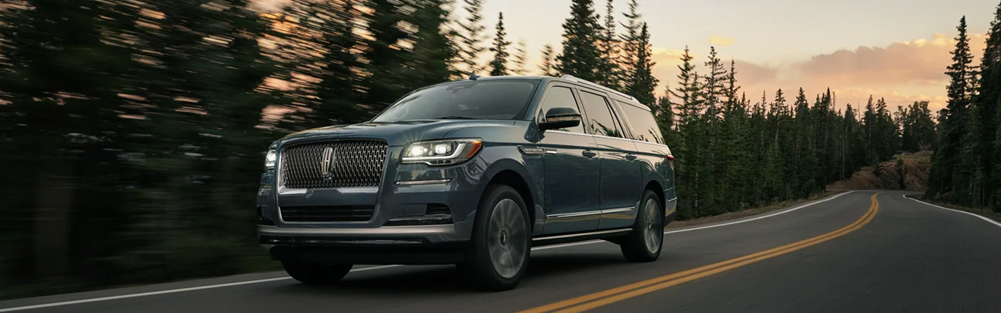 2023 Lincoln Navigator vs 2023 INFINITI Q80 slide1