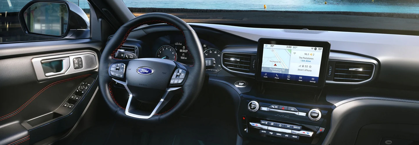 2022 Ford Explorer vs 2022 Jeep Grand Cherokee Interior