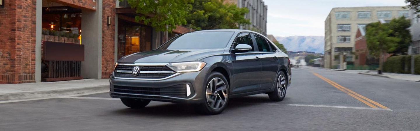 2022 Volkswagen Passat vs. 2022 Volkswagen Jetta slider4