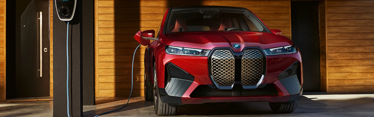 2024 BMW iX Review slider1