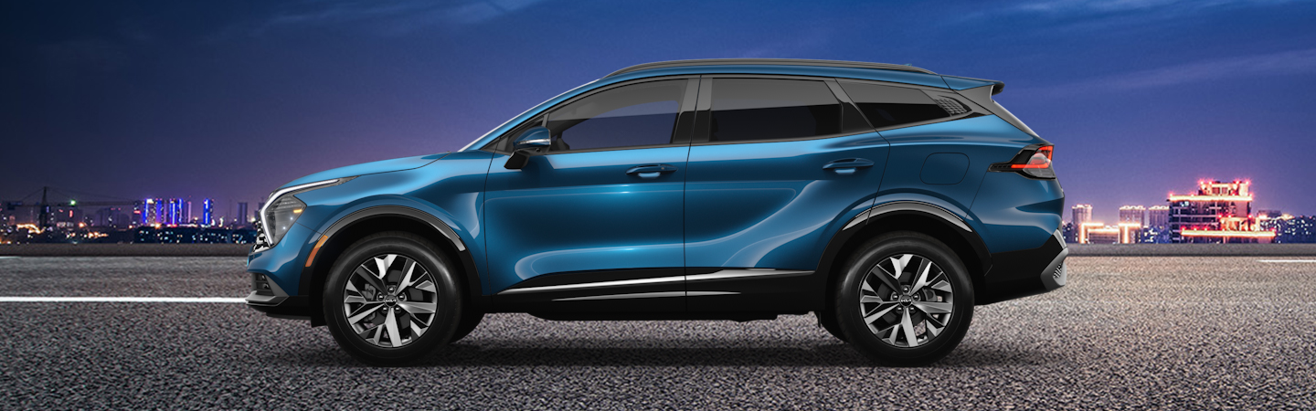 2025 Kia Sportage Hybrid parked at night