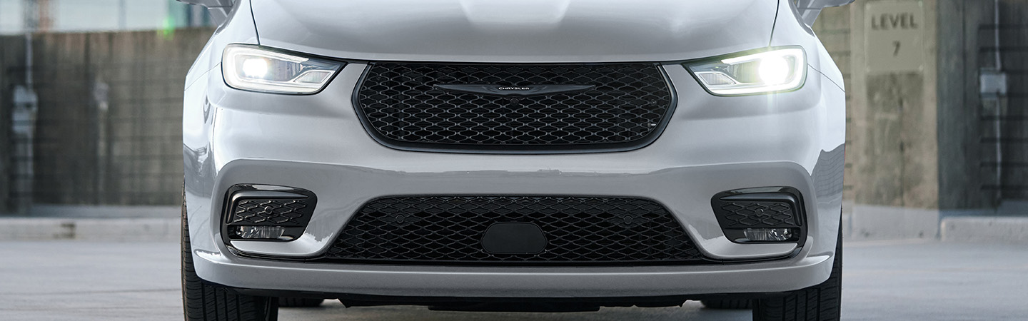 2024 Chrysler Pacifica Specs side front in silver