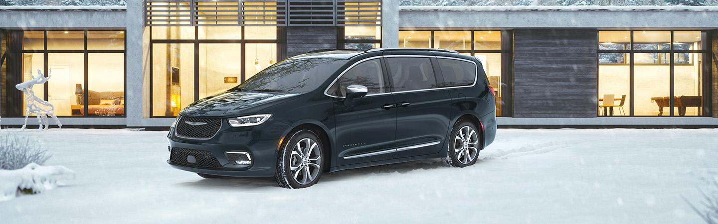 2024 Chrysler Pacifica Specs side back in silver