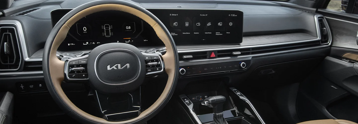 2024 Kia Sorento vs Jeep Grand Cherokee interiorimage