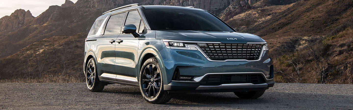 2024 Kia Carnival Front-Side View With Blue Color