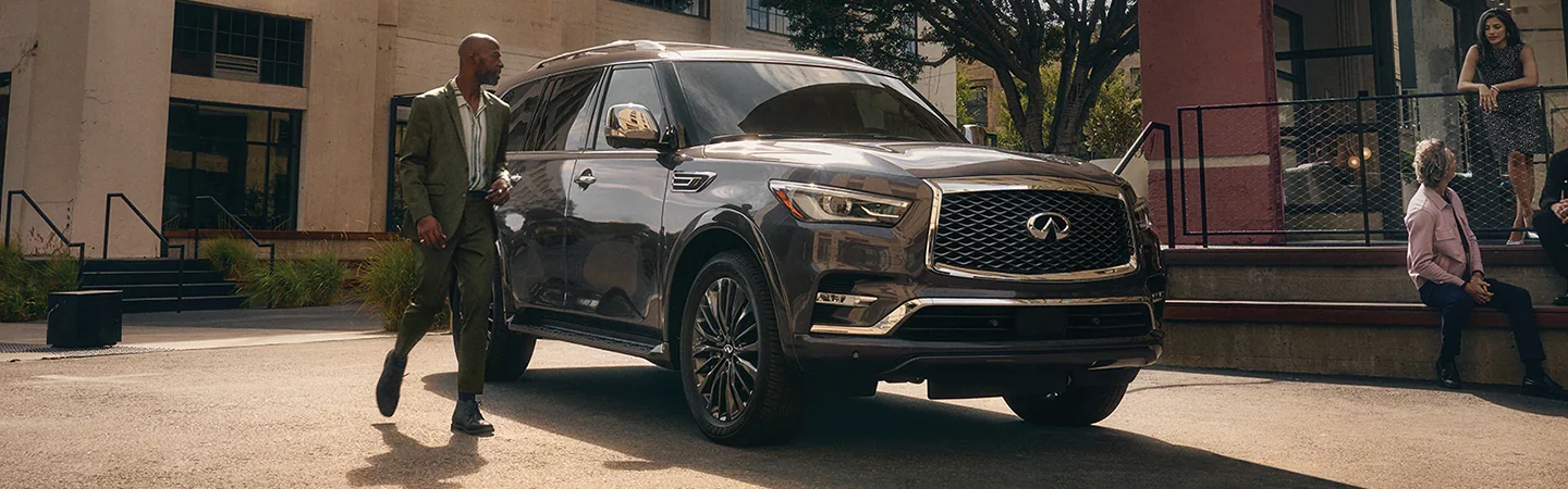 2024 INFINITI QX80 Specs front side in silver 