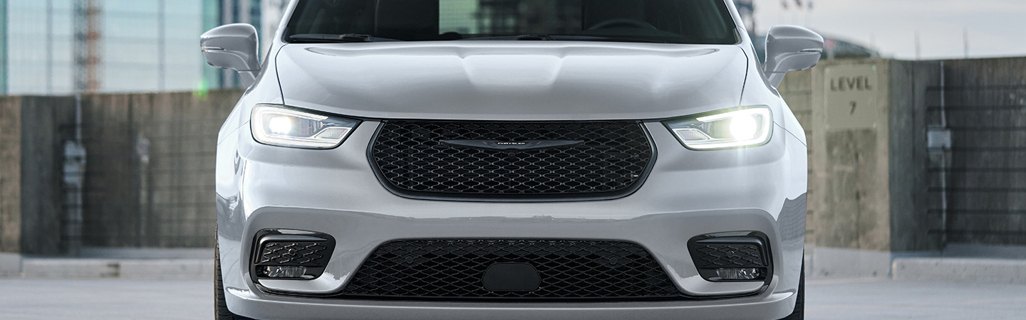 2024 Chrysler Pacifica gray side view