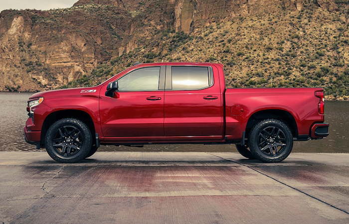 2023 Chevrolet Silverado  exteriorsmall-2