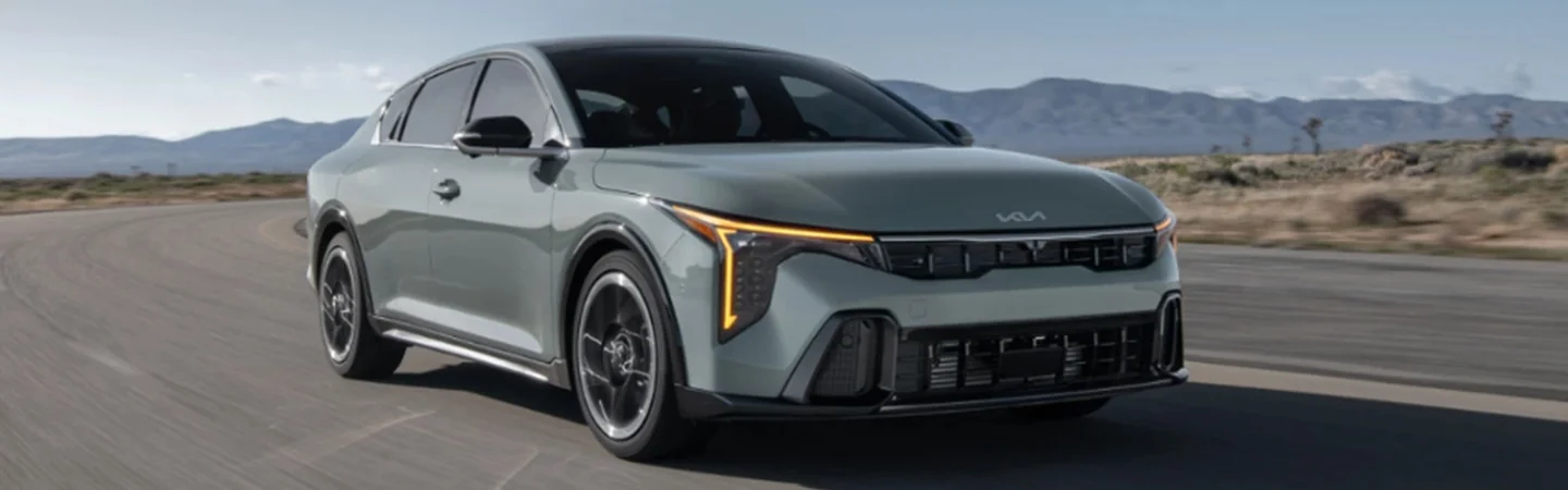 2025 Kia K4 Specs front side in green 