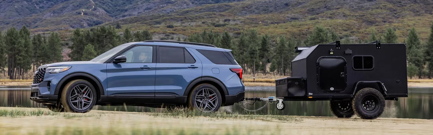2025 Ford Explorer blue side view