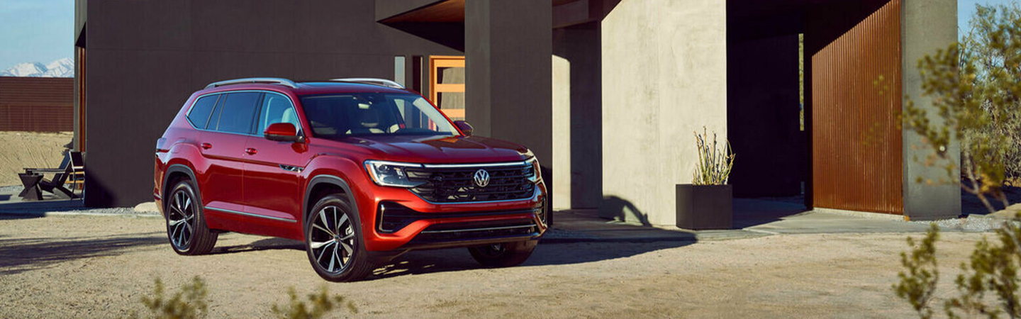 2024 Volkswagen Atlas red sideview