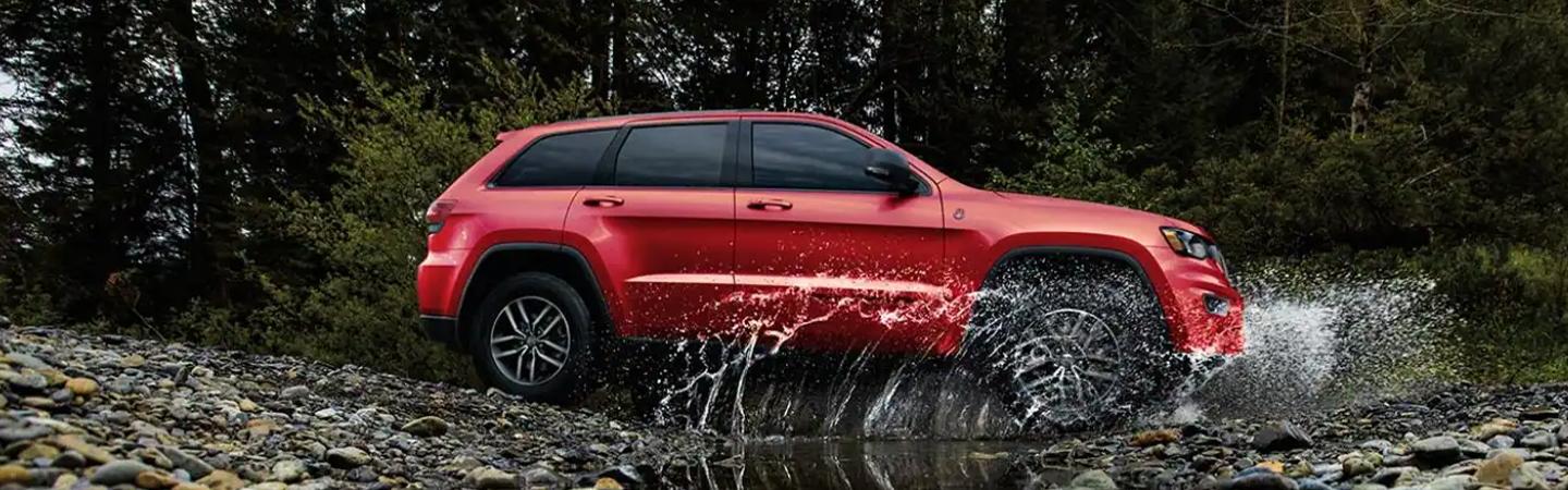 2021 Jeep Cherokee in motion side view