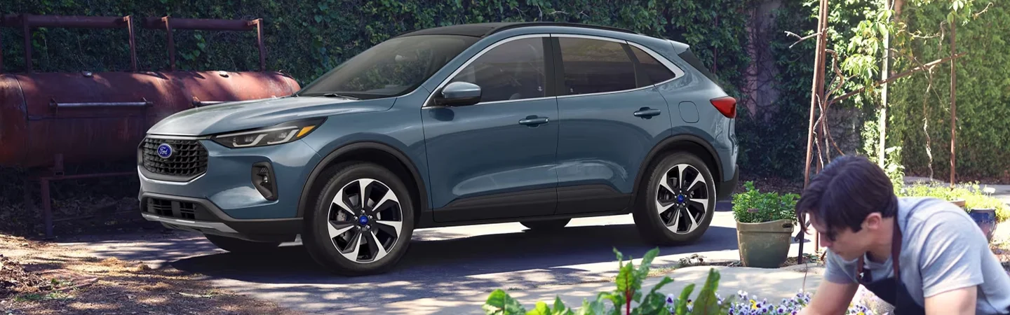 2025 Ford Escape vs Honda CR-V grey color and side view