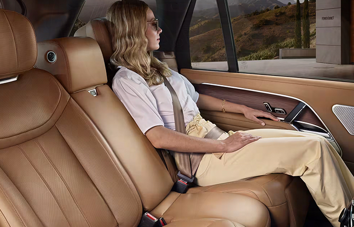2024 Range Rover Trims  interiorsmall-1