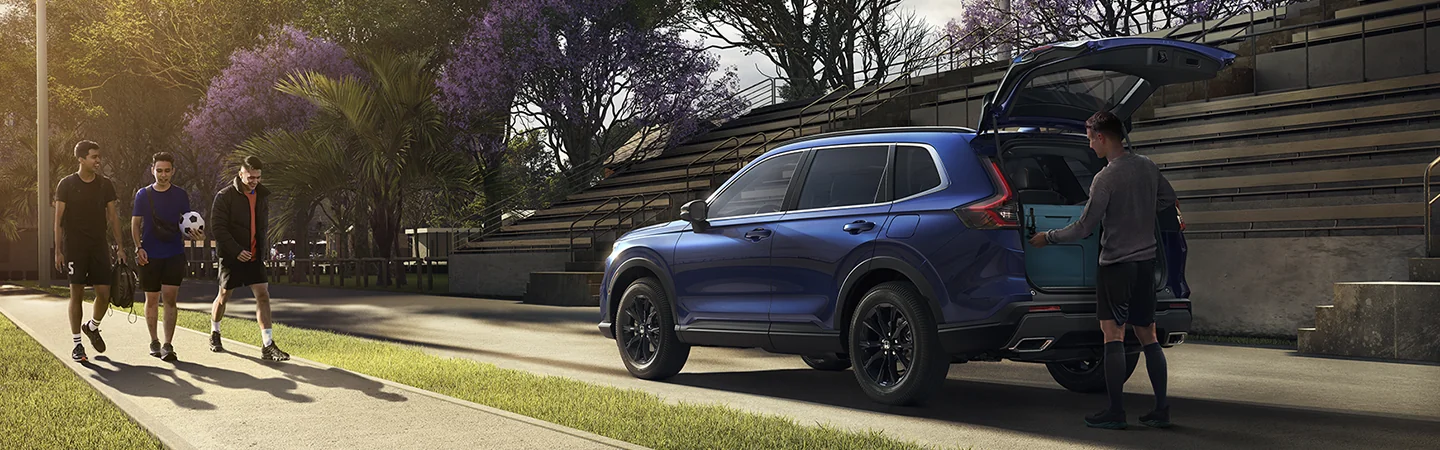2025 Honda CR-V unloading at soccer field
