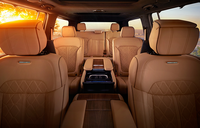 2022 Grand Wagoneer interior view