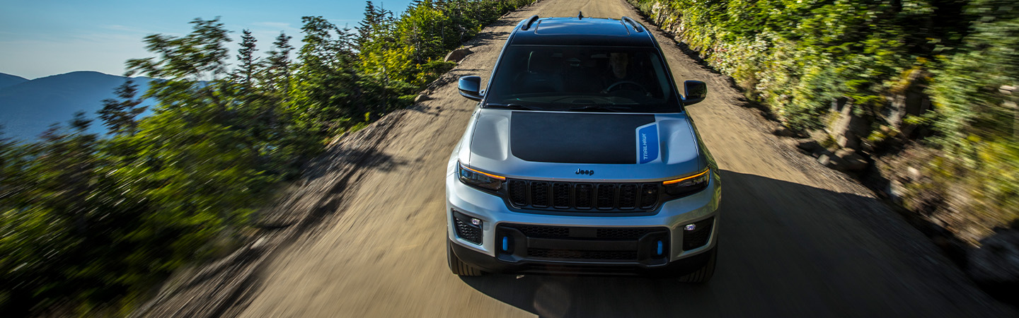 2024 Jeep Grand Cherokee side front in white colour