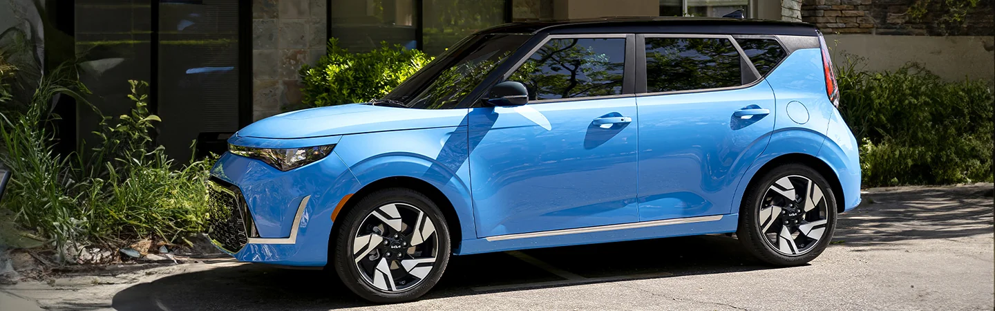 2024 Kia Soul Specs blue color side view