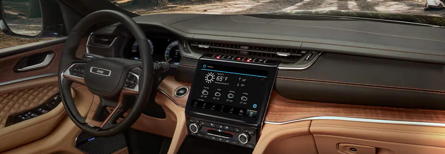 2022 Jeep Grand Cherokee L dashboard