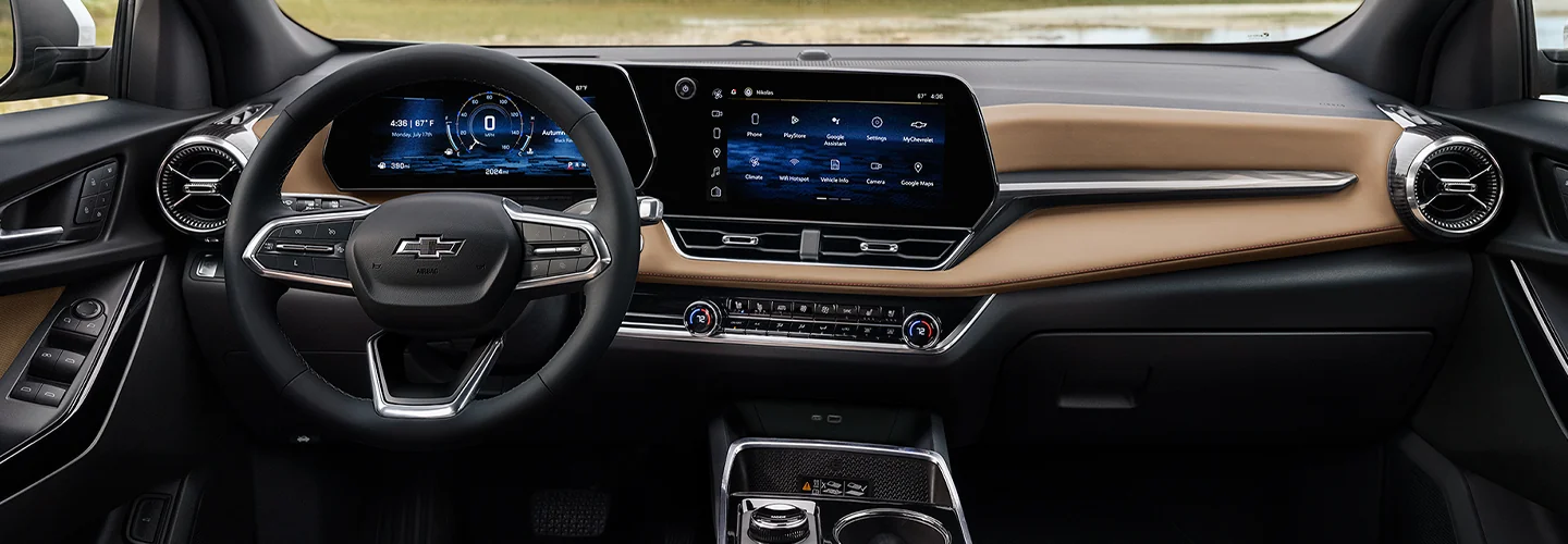 Interior view of the dash and tech of a 2025 Chevrolet Equinox