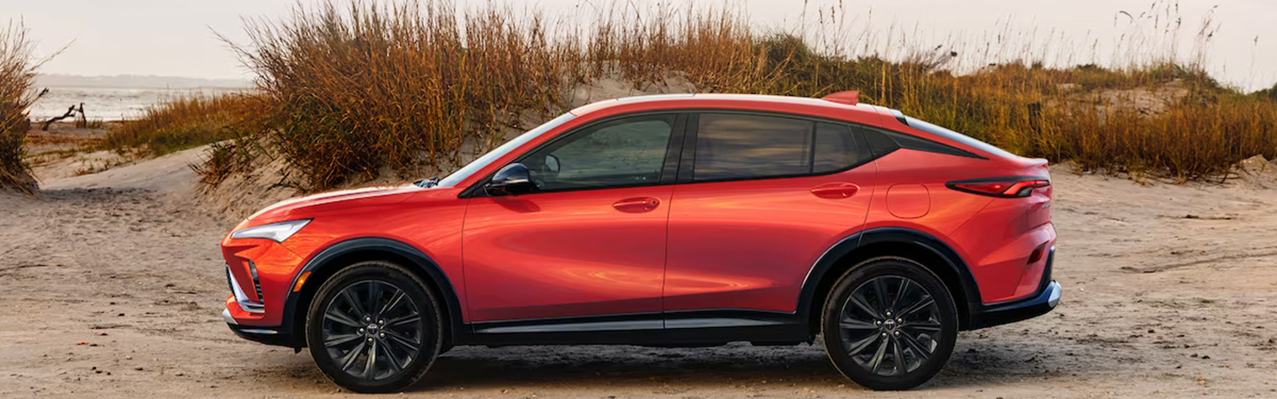 2024 Buick Envista vs. 2024 Honda HR-V sideview red