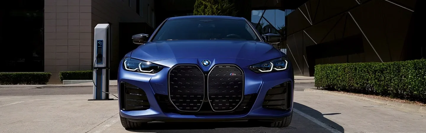 2024 BMW i4 Specs blue frontview