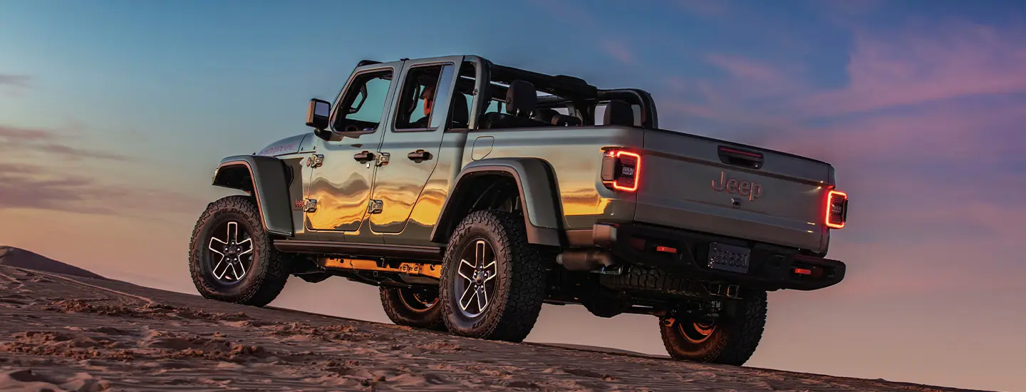 2024 Jeep Gladiator vs Toyota Tacoma 