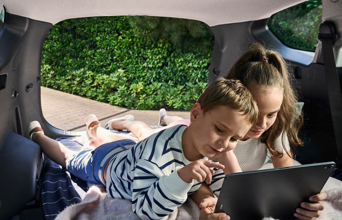 2022 Hyundai Santa Fe Plug-In Hybrid interiorsmall-2