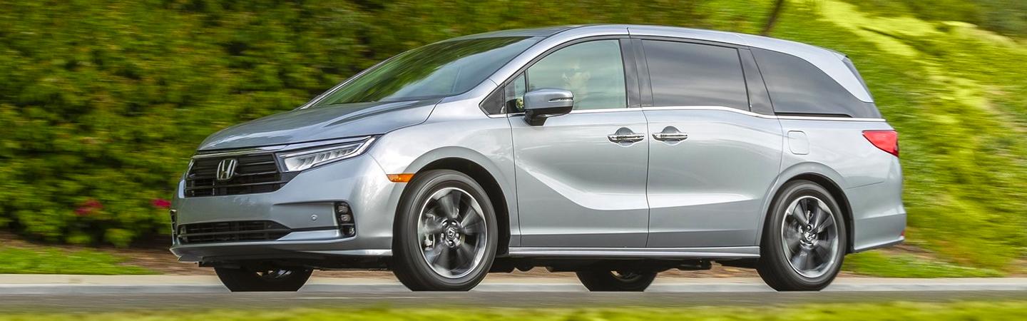Side view of the 2021 Honda Odyssey