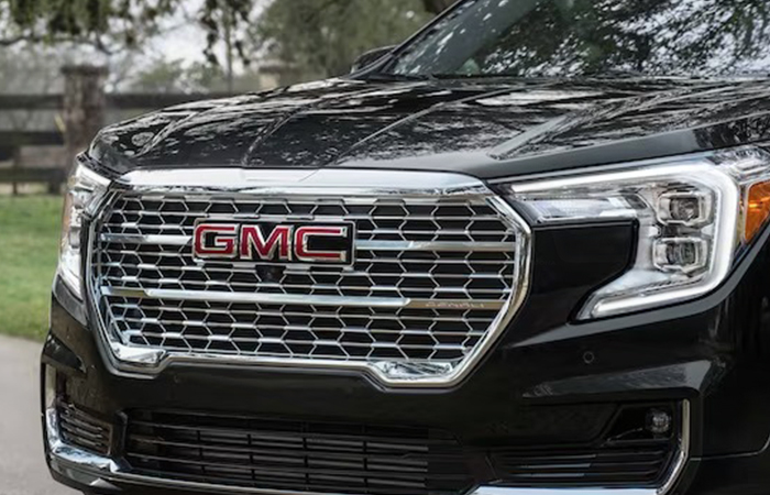 2023 GMC Terrain exteriorsmall-2